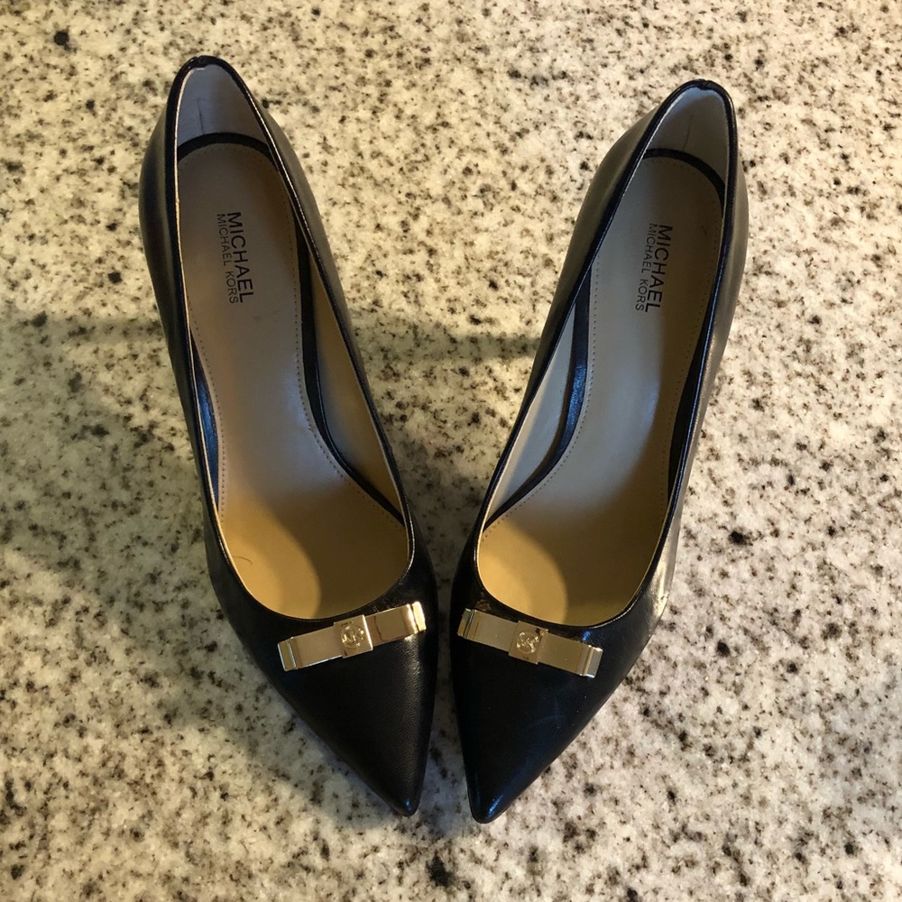 Michael Kors pumps, black